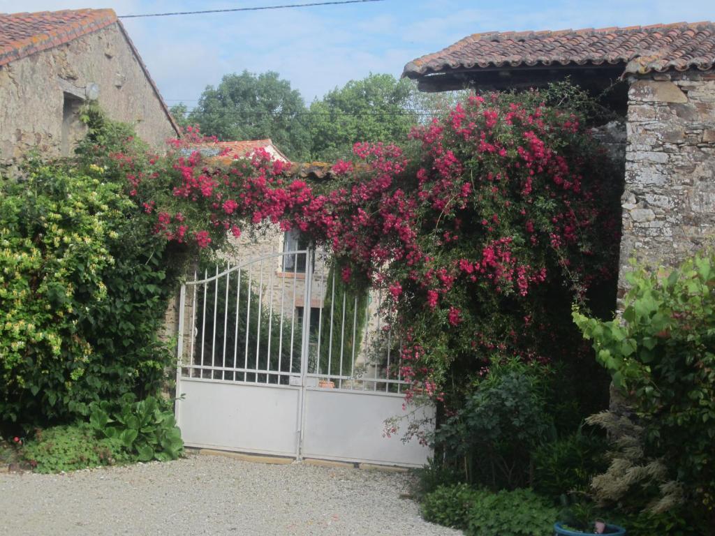 Relais De La Riniere Bed & Breakfast Le Landreau Bagian luar foto