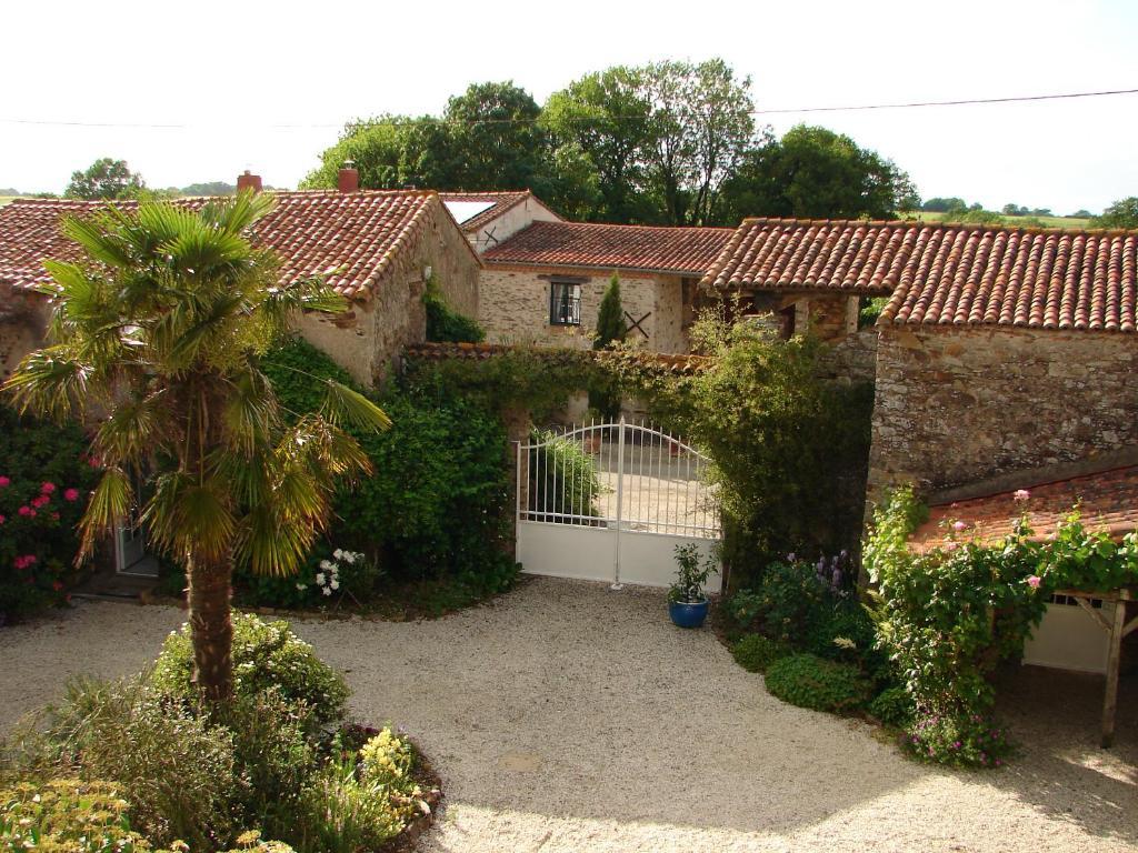 Relais De La Riniere Bed & Breakfast Le Landreau Bagian luar foto